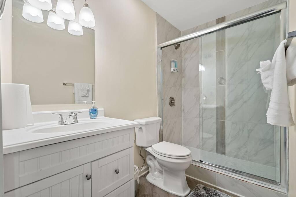 Cozy 2 Bedroom Pineville-Matthews Duplex Sleeps 8 Charlotte Esterno foto